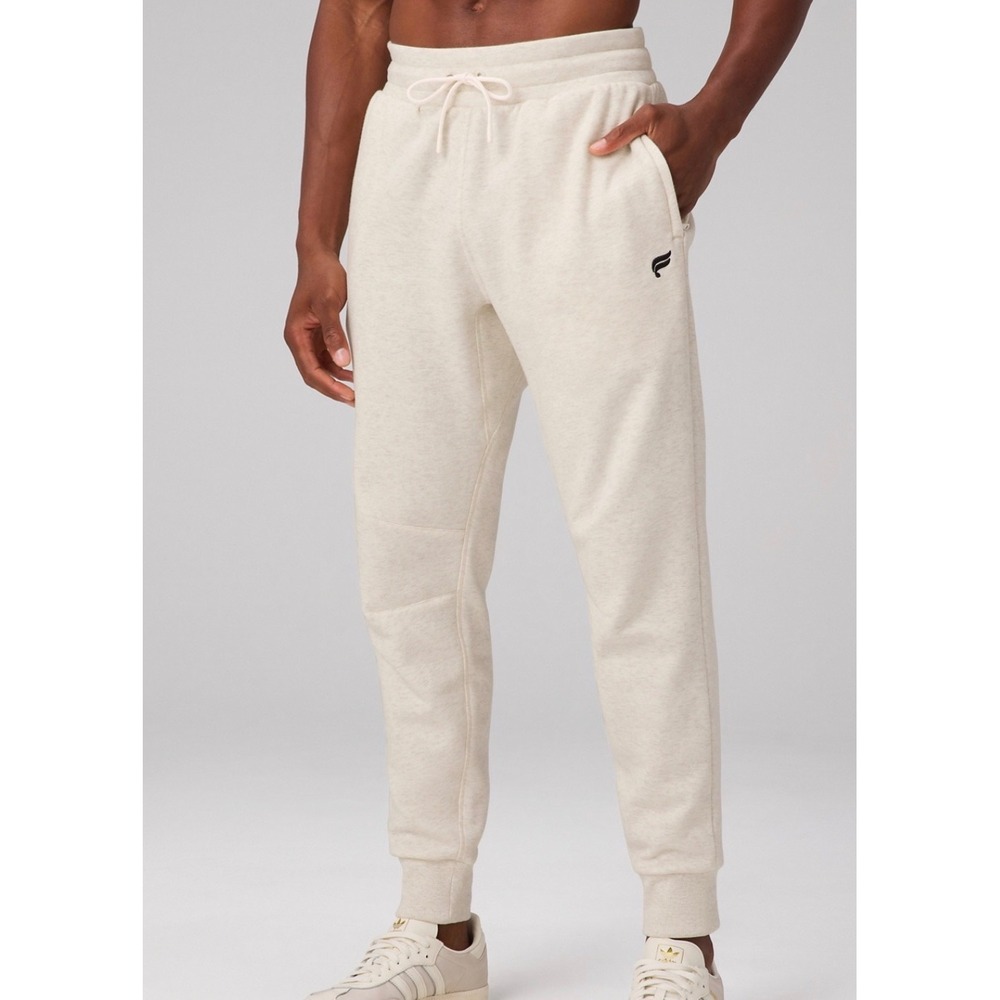 Fabletics Mens Go-To Jogger Light Heather Gray Sweatpants Size L REG PT2458220